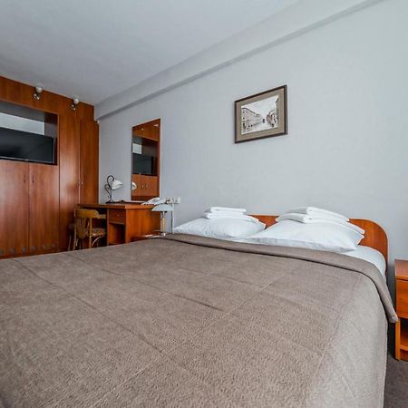 Zvezda Hotel Минск Екстериор снимка