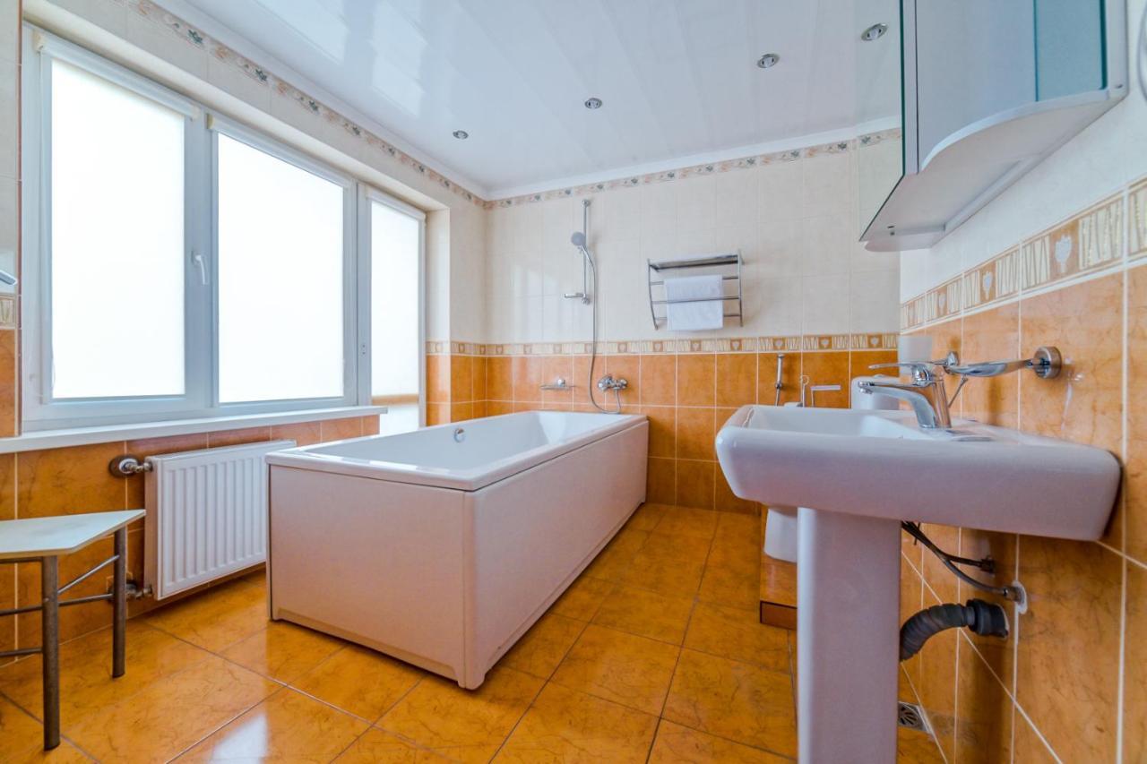 Zvezda Hotel Минск Екстериор снимка