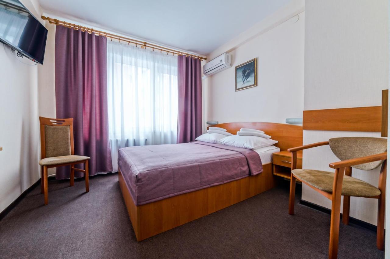 Zvezda Hotel Минск Екстериор снимка